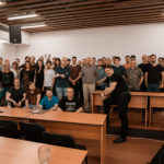 všetci účastníci víkendovej konferencie SEOloger 2022 na spoločnej fotografii